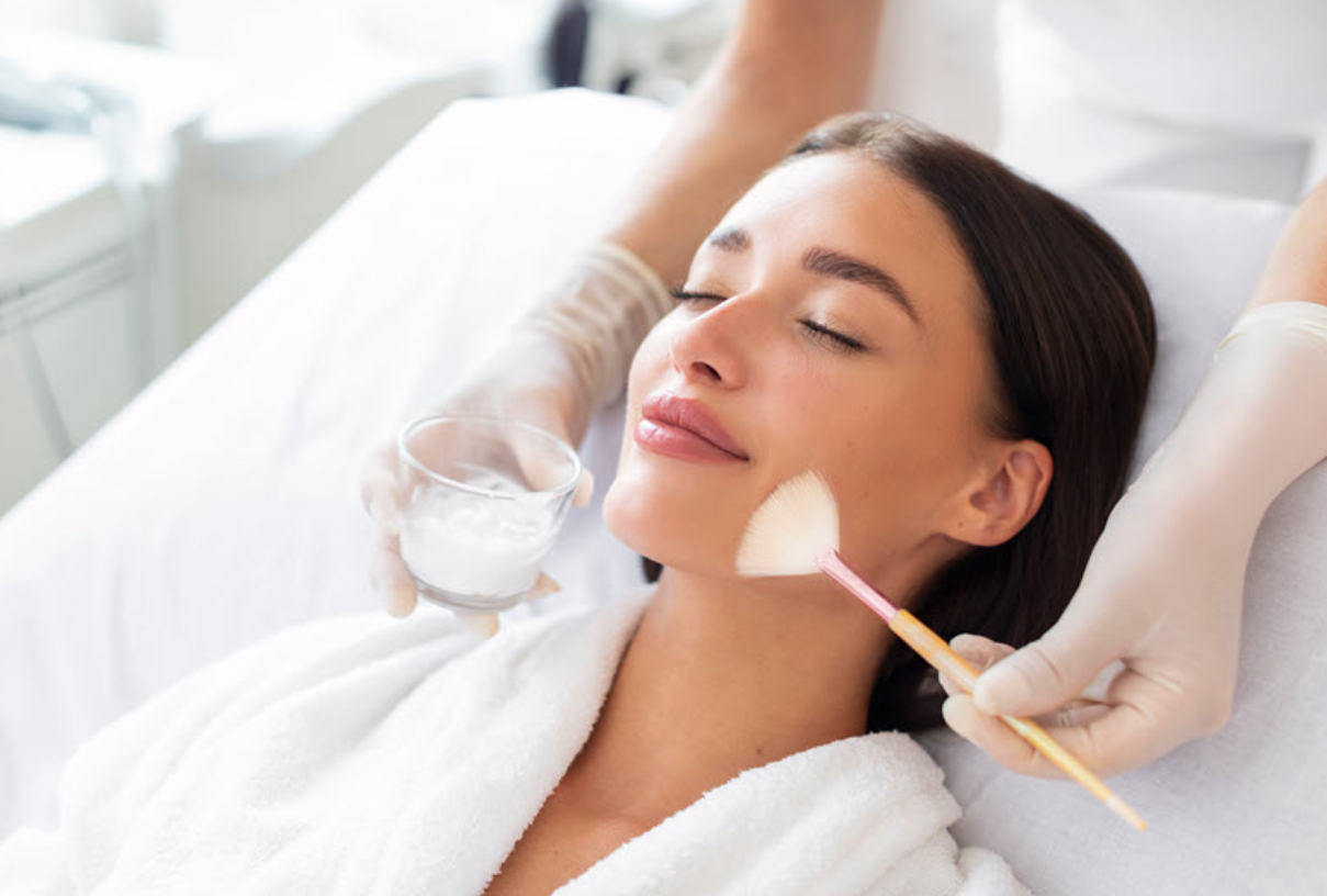 Custom Facial vs Chemical Peel v Custom Facial vs Chemical Peel v
