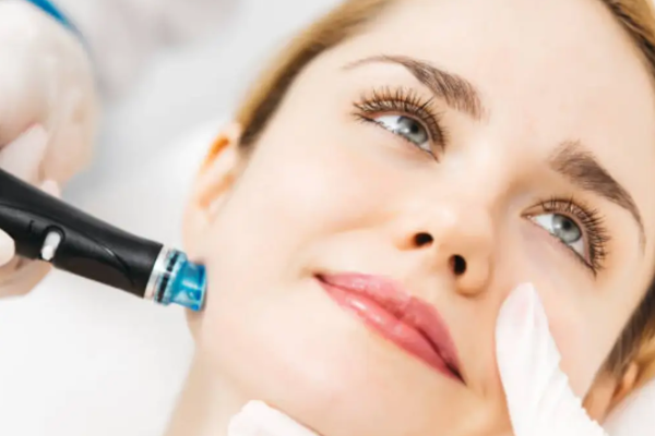 Custom Facial vs HydrodermabrasionHydraFacia Custom Facial vs HydrodermabrasionHydraFacia