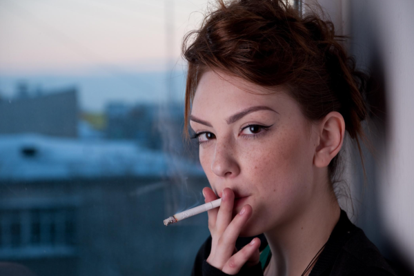 woman wrinkle smoking